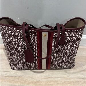 Stylish Tory Burch Burgundy Tote Bag